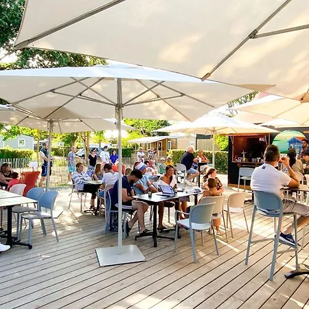 Campsite Mobil Confortable Avec Terrasse - 4 Personnes - Api-1-52-1544 Dolus-d'Oleron